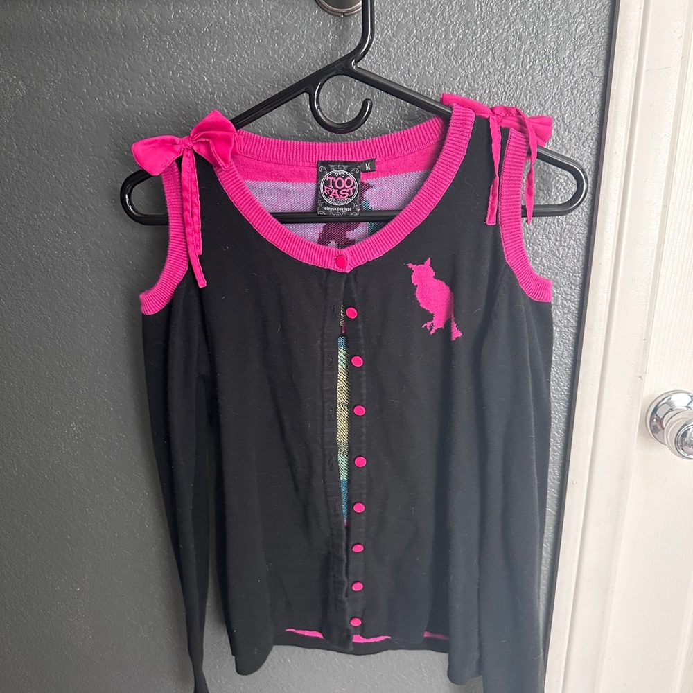 👏👏Too Fast Black and Pink Top